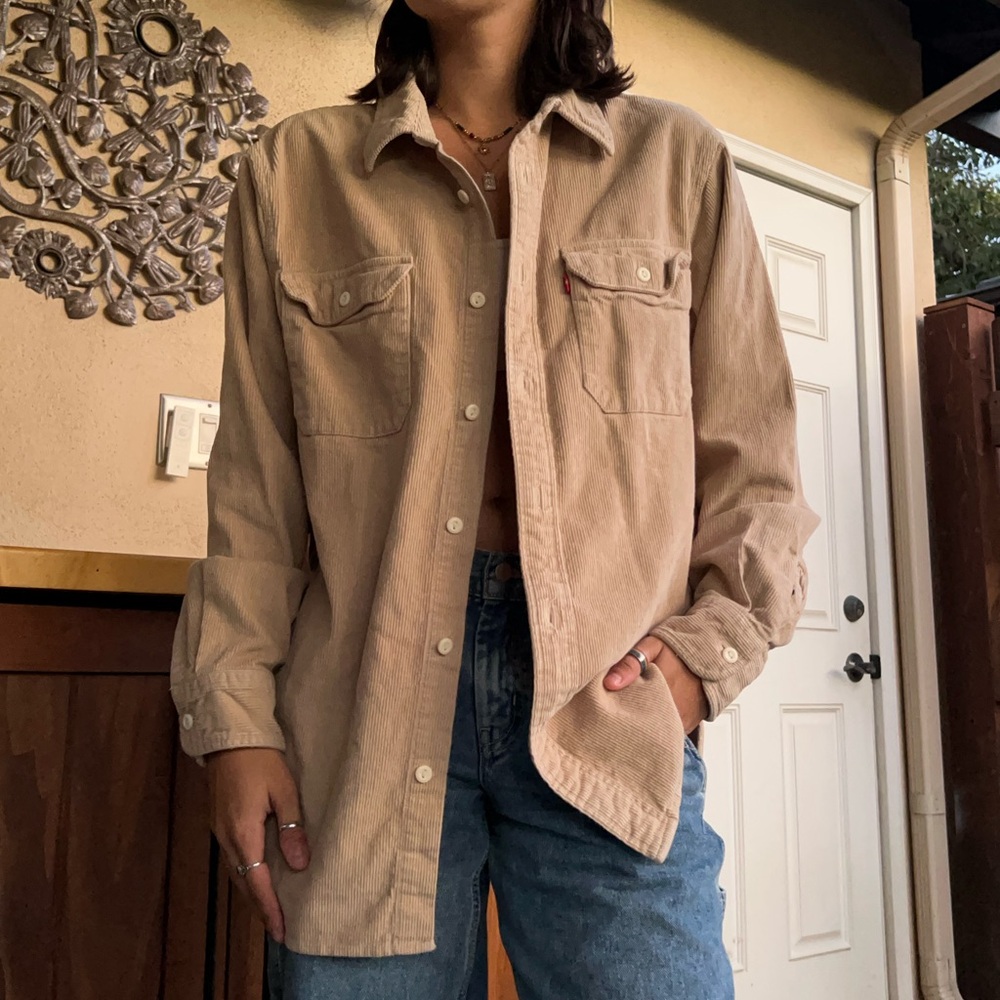 Cream Corduroy Levi’s Button Up